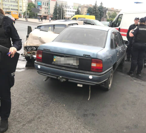 У центрі Рівного потрійна ДТП: ОНОВЛЕНО