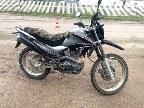 У Рівненському районі батько на мотоциклі допустив наїзд на малолітню доньку