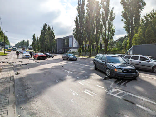 У Рівному внаслідок ДТП травмувалася водійка