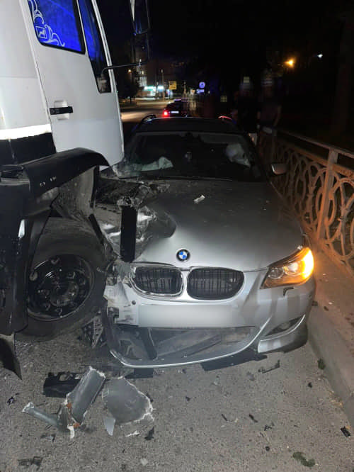 Слідчі встановлюють обставини автопригоди у Рівному