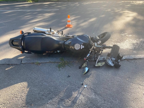 У Рівному в ДТП травмувався мотоцикліст і неповнолітній пасажир У Рівному в ДТП травмувався мотоцикліст і неповнолітній пасажир