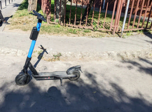 У Рівному поліцейські встановлюють обставини наїзду самокатом на дитину