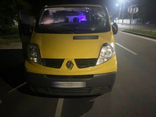 Автопригода за участі електросамоката та мікроавтобуса в Острозі