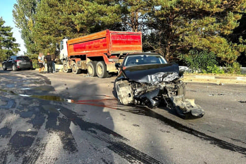 У Вараші поліцейські розслідують ДТП із потерпілим за участю трьох автівок