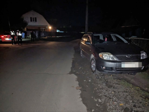 У Рівненському районі під колеса легковика потрапив малолітній на самокаті