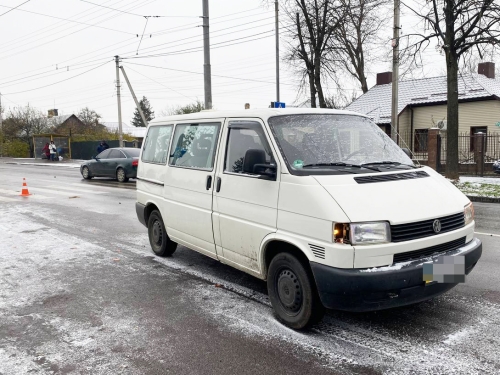 У Рівному внаслідок наїзду мікроавтобуса травмувалася неповнолітня