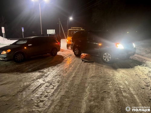 У Вараському районі в ДТП постраждала водійка позашляховика