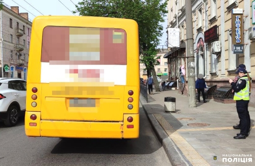 У Рівному під час руху з маршрутки випала пасажирка