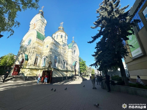 У Рівному чоловік погрожував револьвером священнику