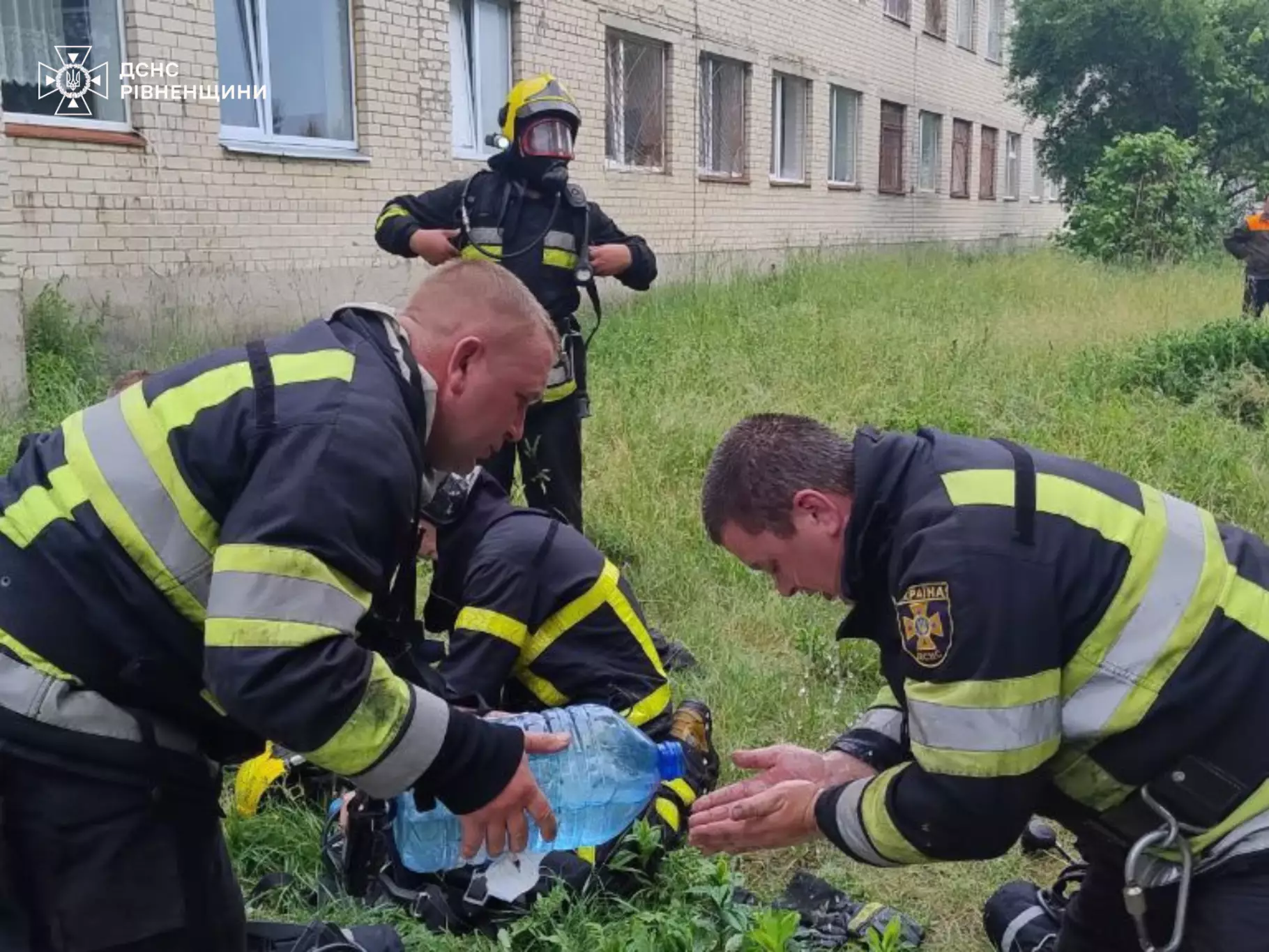Сарненський район: під час ліквідації пожежі у психоневрологічному інтернаті вогнеборцями врятовано 9 та евакуйовано 39 осіб