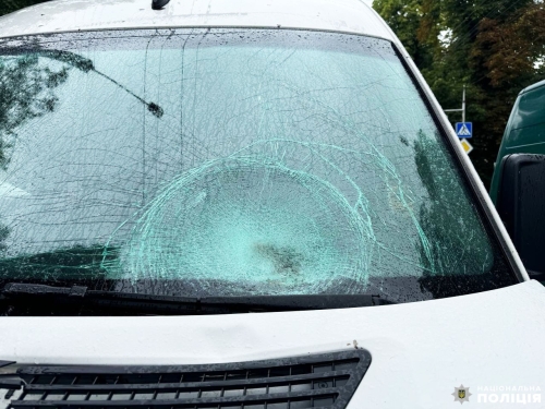 У Рівному під колесами буса травмувався пішохід