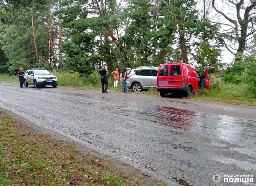 ДТП у Вараському районі: тяжко травмувався водій фургона
