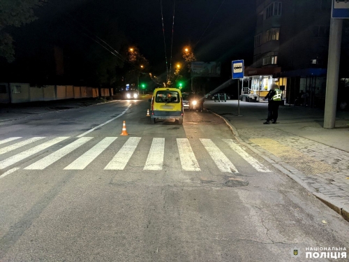 У Рівному під колесами фургона травмувалась пішохідка У Рівному під колесами фургона травмувалась пішохідка