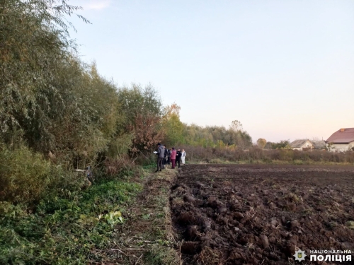 У Рівненському районі перекинувся трактор: кермувальник загинув на місці У Рівненському районі перекинувся трактор: кермувальник загинув на місці