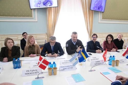 Кличко обговорив з представниками дипмісій 38 держав подальшу допомогу Україні та реалізацію міжнародних проєктів Кличко обговорив з представниками дипмісій 38 держав подальшу допомогу Україні та реалізацію міжнародних проєктів