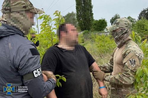 СБУ затримала агента гру рф, який готував «GPS-маячок» для російського удару по лініях електропередач Рівненської АЕС СБУ затримала агента гру рф, який готував «GPS-маячок» для російського удару по лініях електропередач Рівненської АЕС