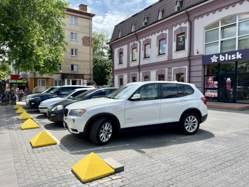 У Рівному облаштують нову парковку біля ТЦ «Вікторія»