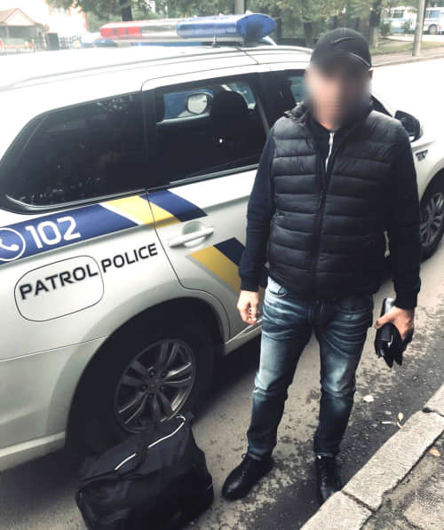 «Ваш родич потрапив у ДТП»: у Рівному оперативники затримали шахрая