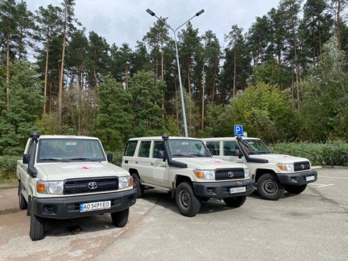 Рівненщина одержала три авто для перевезення медиків