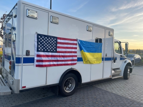 Рівненська обласна лікарня отримала сучасну «швидку»