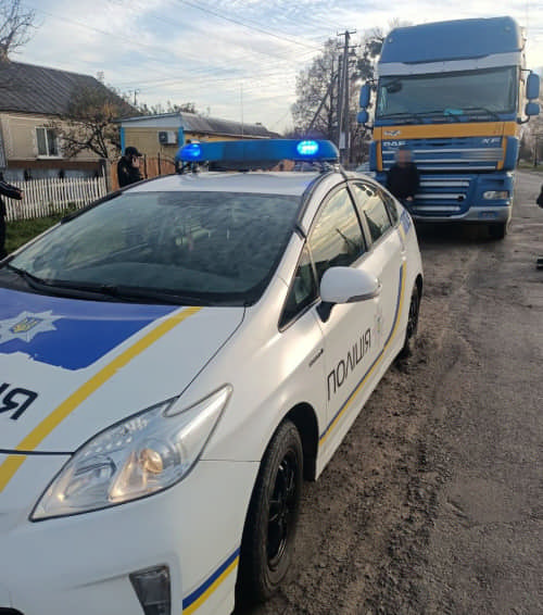 За порушення ПДР у Рівненському районі водій намагався відкупитися від поліцейських хабарем