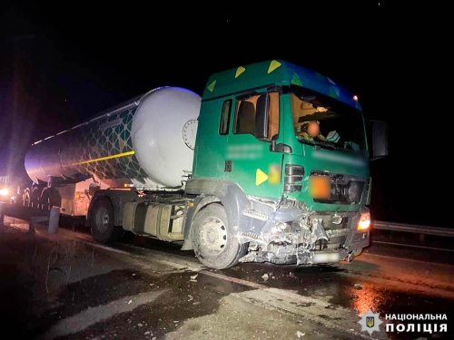 У Рівненському районі внаслідок ДТП загинув керманич легковика