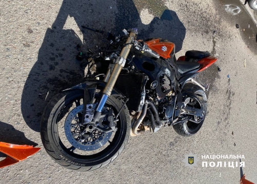 Зіткнення автомобіля з мотоциклом у Рівному: мотоцикліст травмований