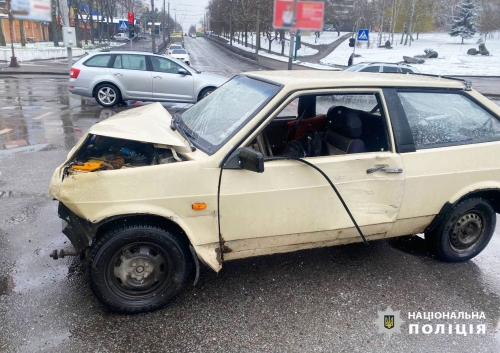 У Рівному внаслідок ДТП за участі швидкої травмувалася жінка