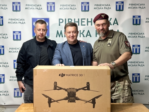 67 дронів та 15 зарядних станцій передала нашим захисникам Рівненська громада 67 дронів та 15 зарядних станцій передала нашим захисникам Рівненська громада